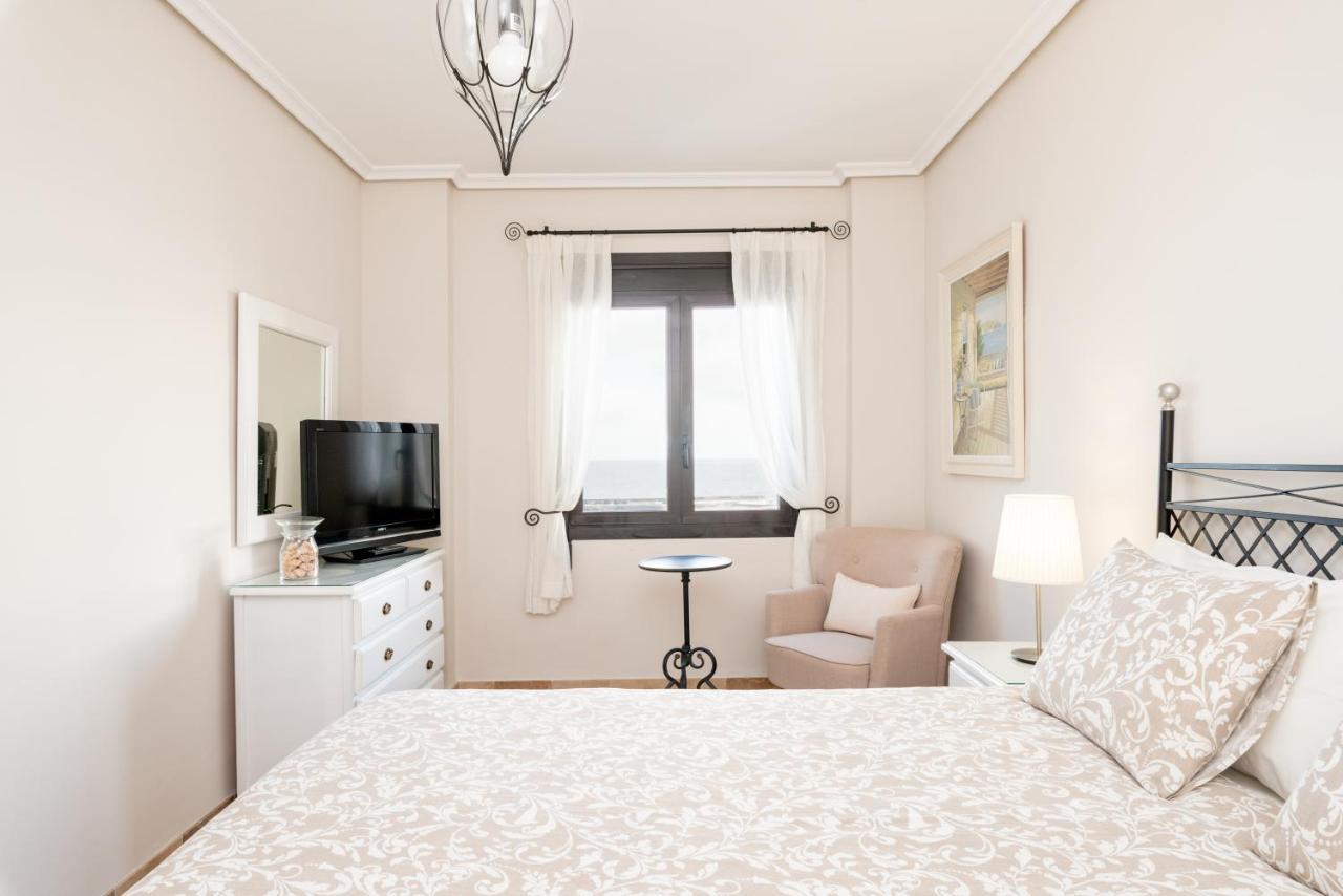 Fee4Me: First Line Luxury Apartment อาร์เรซิเฟ ภายนอก รูปภาพ
